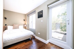 Studio, balkon | Een strijkplank/strijkijzer, gratis wifi, beddengoed