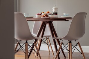 Studio, balkon | Een strijkplank/strijkijzer, gratis wifi, beddengoed