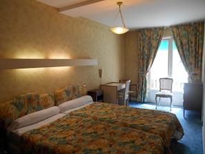 Chambre avec lits jumeaux, vue ville