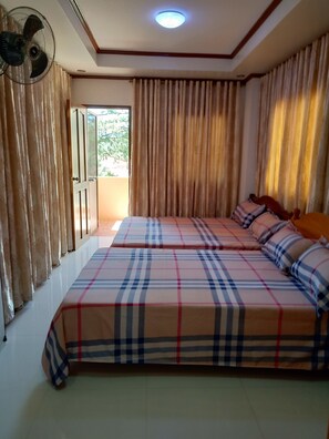 Family Room | Minibar, desk, soundproofing, free WiFi - Mary Chiang Baguio Transient house (Baguio)