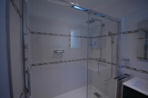 Shower, hair dryer - Résidence Capicciolo (Olmeto)