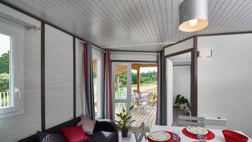 Chalet, Accessible (Ty Pierrot) | Living area