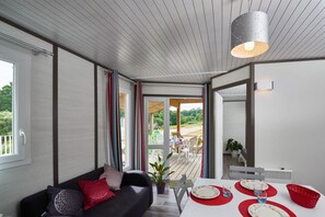 Chalet, Accessible (Ty Pierrot) | Living area