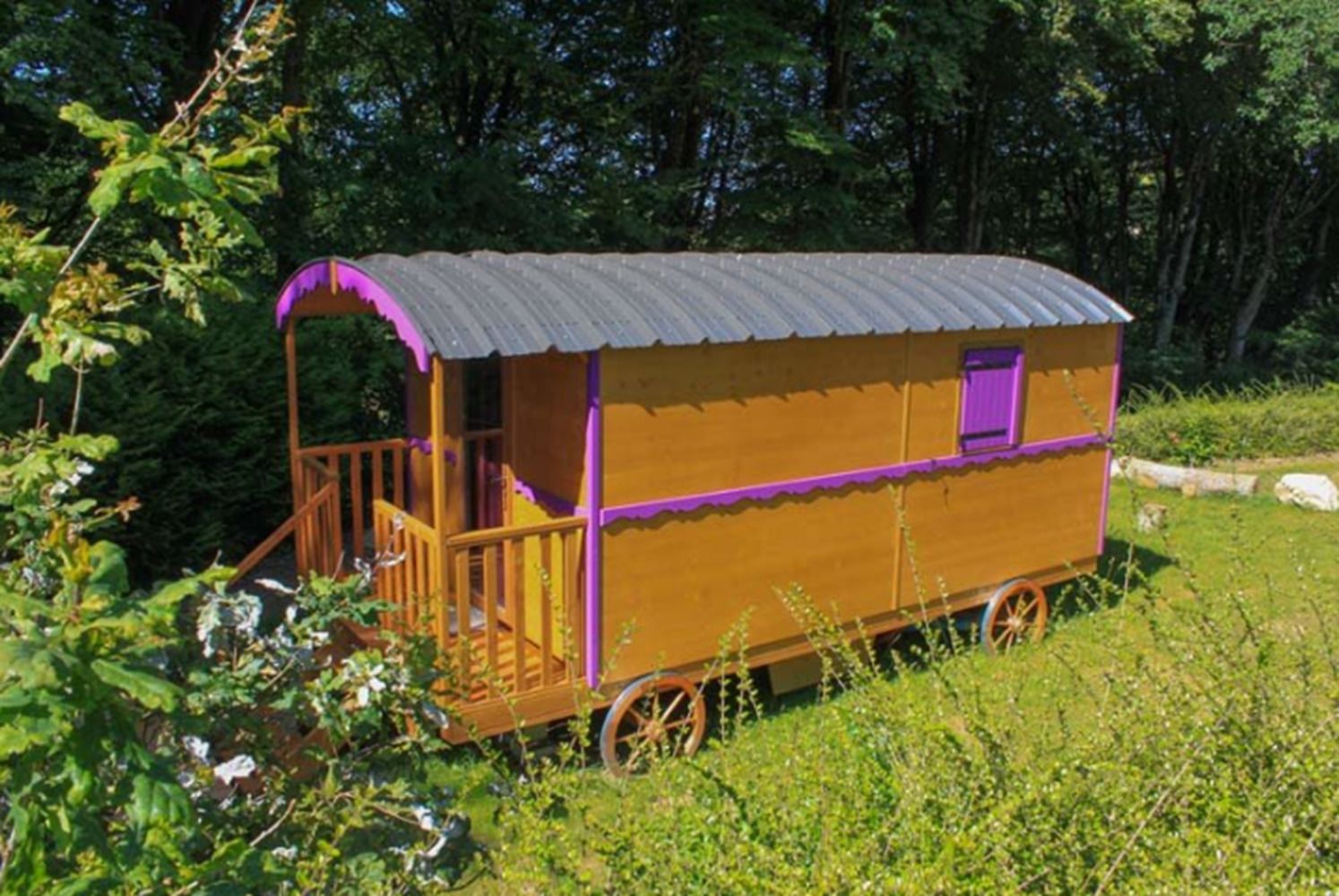 Gipsy Caravan Trezulien | Iron/ironing board, free WiFi
