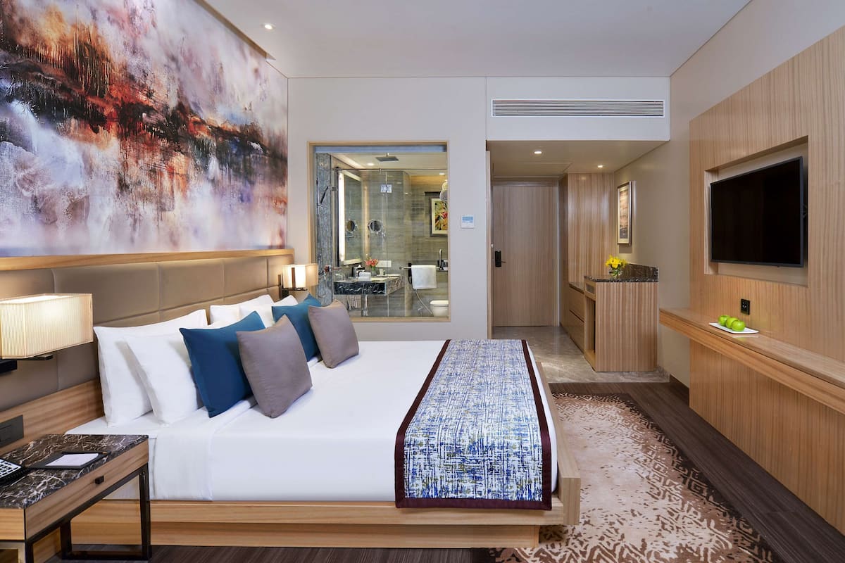 1 bedroom, minibar, in-room safe, desk