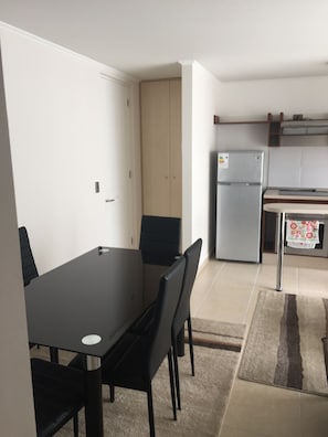 Apartment, 3 Schlafzimmer, eigenes Bad | Wohnbereich | Flachbildfernseher