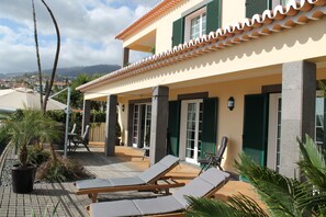 Fachada de la propiedad