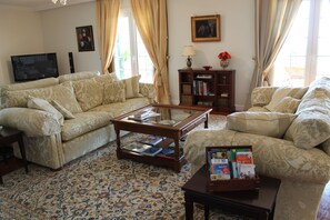 Luxury Villa, 5 Bedrooms, Private Pool, Ocean View | 5 bedrooms, premium bedding, in-room safe, individually decorated