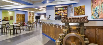 1 Life Studio and Suites