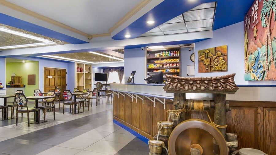 1 Life Studio and Suites