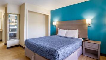 Suite, 1 King Bed, Kitchen | In-room safe, desk, blackout drapes, iron/ironing board
