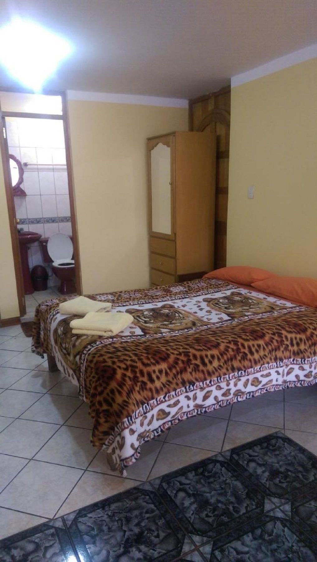 Phòng đôi, bếp nhỏ | Bàn ủi/dụng cụ ủi quần áo, giường gấp/giường phụ (phụ phí) 