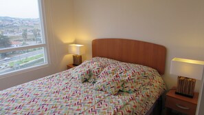 Apartment, 2 Bedrooms, Private Bathroom | 2 bedrooms, bed sheets