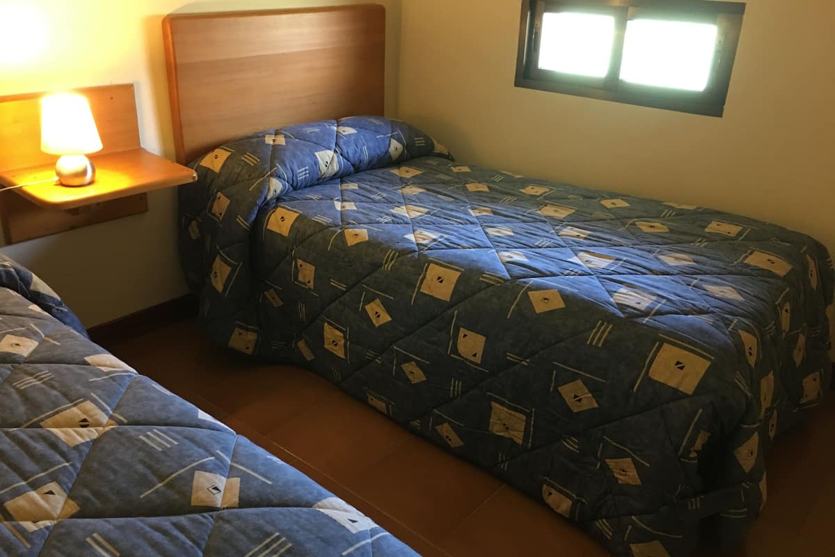 Single Room (no pets allowed) | ベビーベッド (無料)、WiFi (無料)、ベッドシーツ