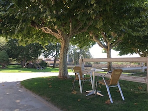 Garden - B&B Yeguada la parrilla (El Escorial)