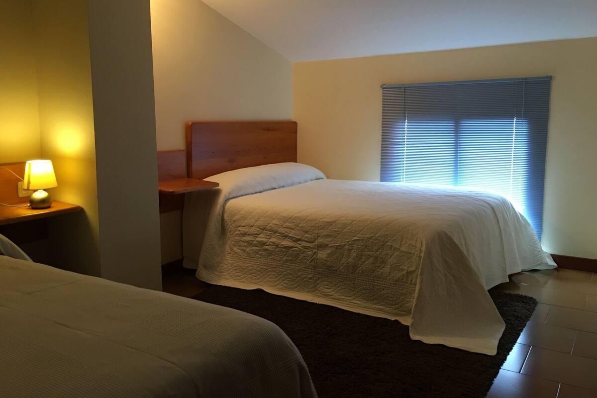 Family Double Room (no pets allowed) | ベビーベッド (無料)、WiFi (無料)、ベッドシーツ