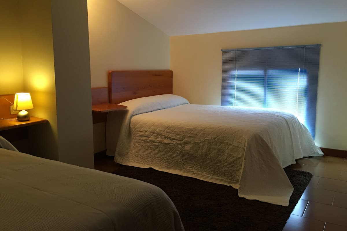 Family Double Room (no pets allowed) | Lits bébé (gratuits), Wi-Fi gratuit, draps fournis
