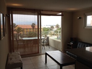 Apartment, 1 Schlafzimmer, eigenes Bad | Wohnbereich | Flachbildfernseher