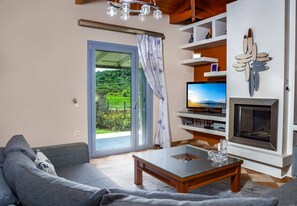 独立别墅, 3 间卧室, 花园景观 | 起居区 | 平板电视、壁炉、DVD 播放器