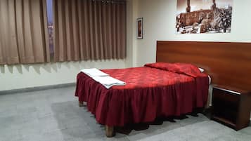 Quarto casal, 1 cama de casal | Wi-Fi de cortesia