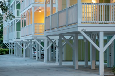 3-bedroom vacation home steps to Myrtle Beach Beaches