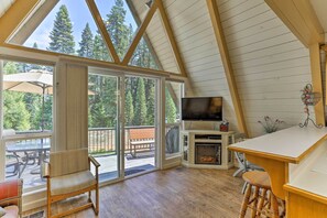 A family of 6 can get cozy in this bright A-frame space!