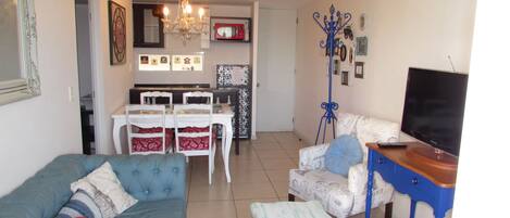 Apartment, 3 Schlafzimmer, eigenes Bad | Wohnbereich | Flachbildfernseher