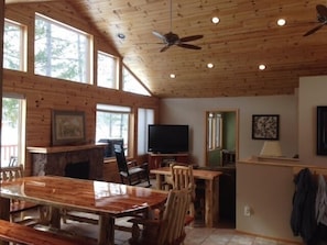 Interior - RELAXING FAMILY RETREAT ON SECORD LAKE (Gladwin)