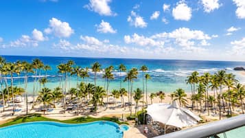 An infinity pool