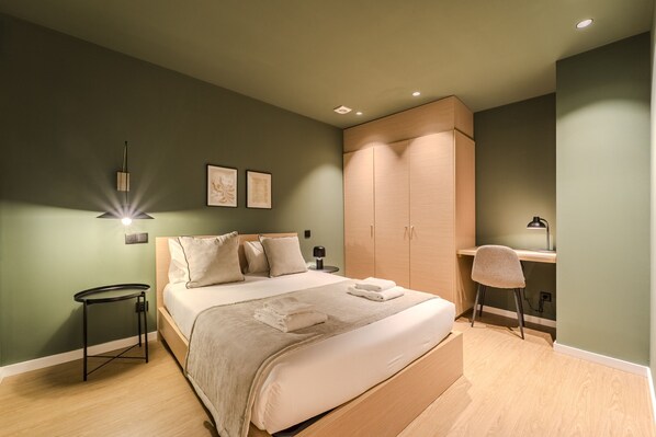 2 bedrooms, in-room safe, iron/ironing board, free WiFi