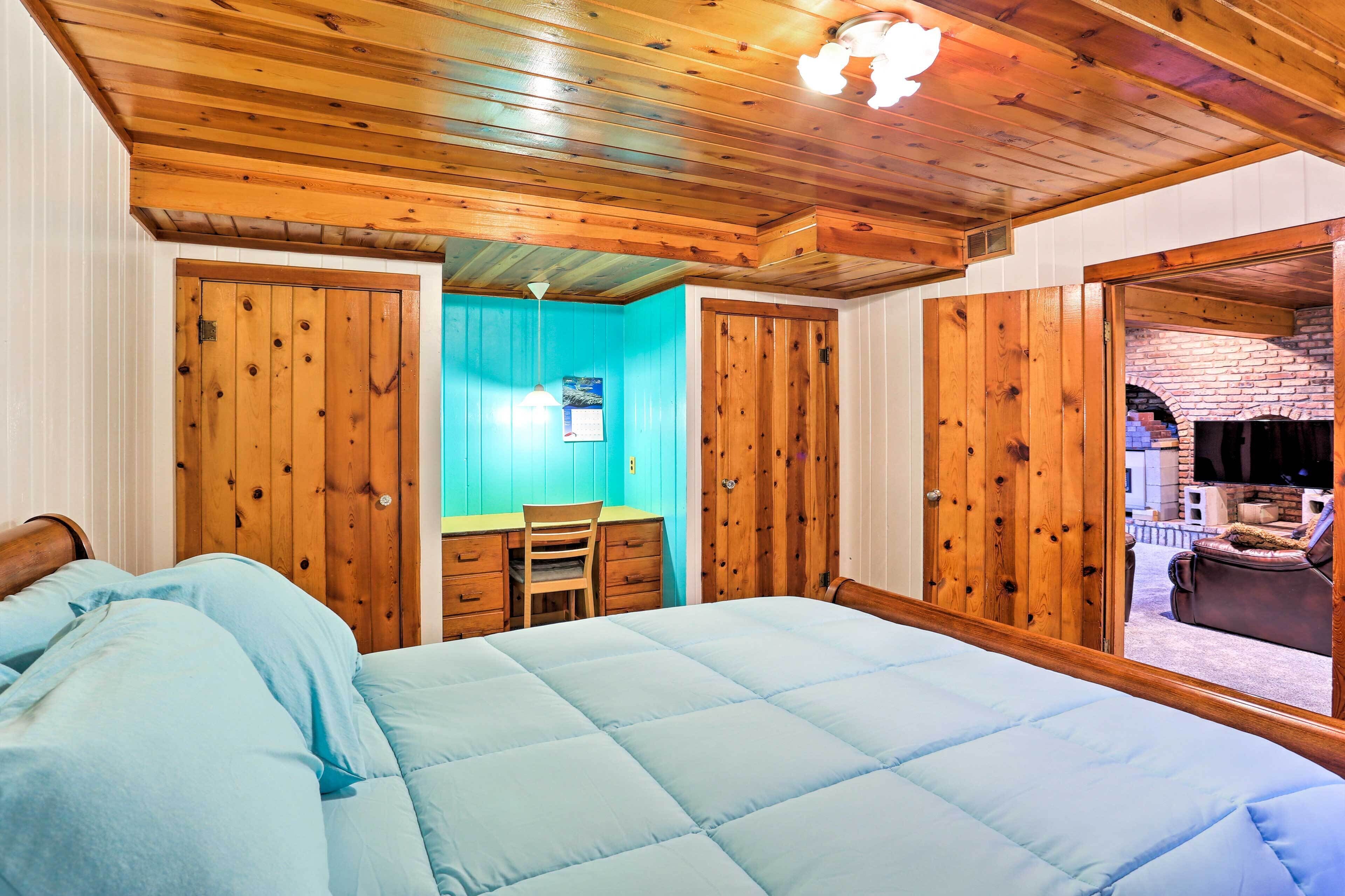 4 bedrooms, internet, bed sheets