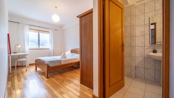 3 habitaciones, wifi gratis y ropa de cama