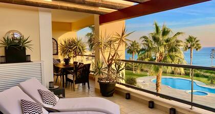5* STAR OCEAN VIEW APARTMENT- By the Beach, 2 Pools, Sauna, Jacuzzi Hot tub, Gym