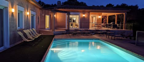 Outdoor pool, a heated pool