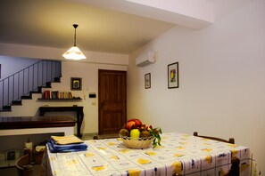 Interior - Delightful house in the historic center of Lipari with spectacular private terrace. (Lipari)
