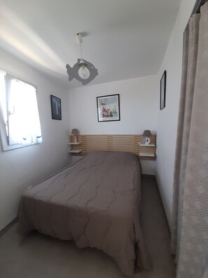 1 Schlafzimmer, Bügeleisen/Bügelbrett