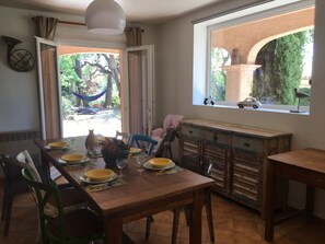 Dining - Villa 6 People Saint Raphaël 5 min drive from the Beach, 2 min Golf courses (Saint-Raphaël)