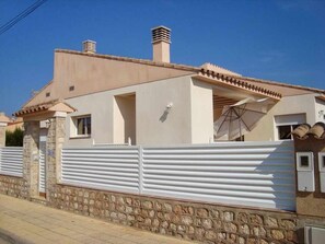 Exterior - House with private pool 25min from the beach Port aventura (Ametlla De Mar, L')