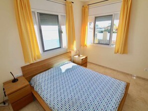 3 bedrooms, free WiFi - House with private pool 25min from the beach Port aventura (Ametlla De Mar, L')