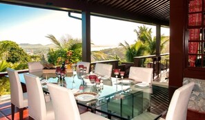 Free daily cooked-to-order breakfast 