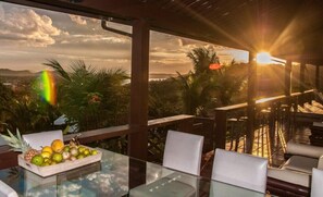 Free daily cooked-to-order breakfast