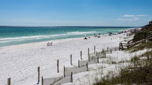 Beach nearby - Blue Mountain Beach, Sleeps 12, Steps from Pool + Free Attraction Tickets! (Santa Rosa Beach)