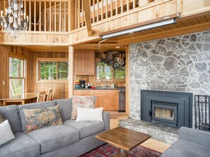 TV, DVD player - Orcas Island, Panorama Point #214 (Eastsound)