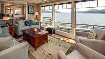 Télévision, cheminée