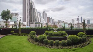Unclassified image, 2 of 20, button - Roomme Hospitality The Rich Branch (Bangkok)