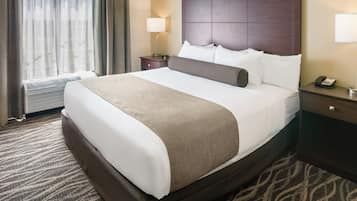 Accessible Room, 1 King Bed, Benched Tub, Non Smoking | Premium bedding, down comforters, pillowtop beds, in-room safe