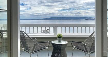 WINTER SALE! 1930’s Beach Front cottage in the unique Three Tree Point area.