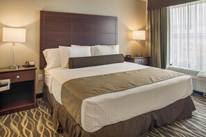 Premium bedding, pillow-top beds, in-room safe, desk - Cobblestone Inn & Suites - Ashland (Ashland)