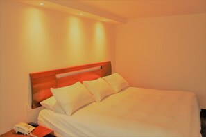 Comfort Double Room | In-room safe, blackout drapes, free WiFi, bed sheets