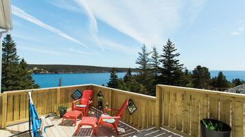 Estudi Deluxe, 1 llit de matrimoni gran, banyera d'hidromassatge, vistes a l'oceà | Terrassa o pati